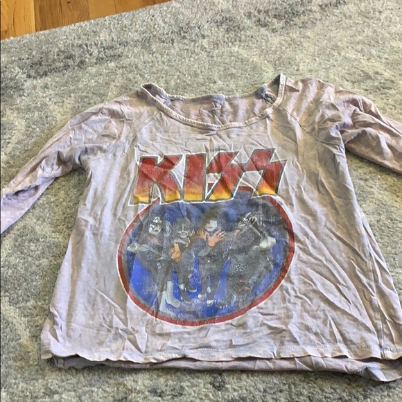 Tops - Kiss Tee